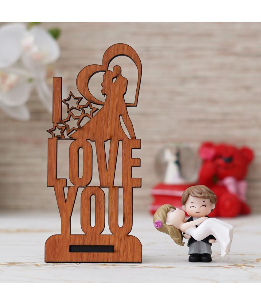     			eCraftIndia Brown Wood Valentine Hamper