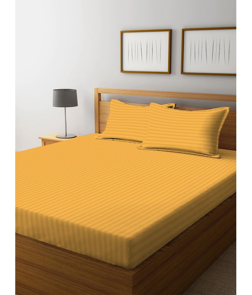     			HOMETALES Polyester Diagonal Striped Fitted 1 Bedsheet with 2 Pillow Covers ( King Size ) - Yellow