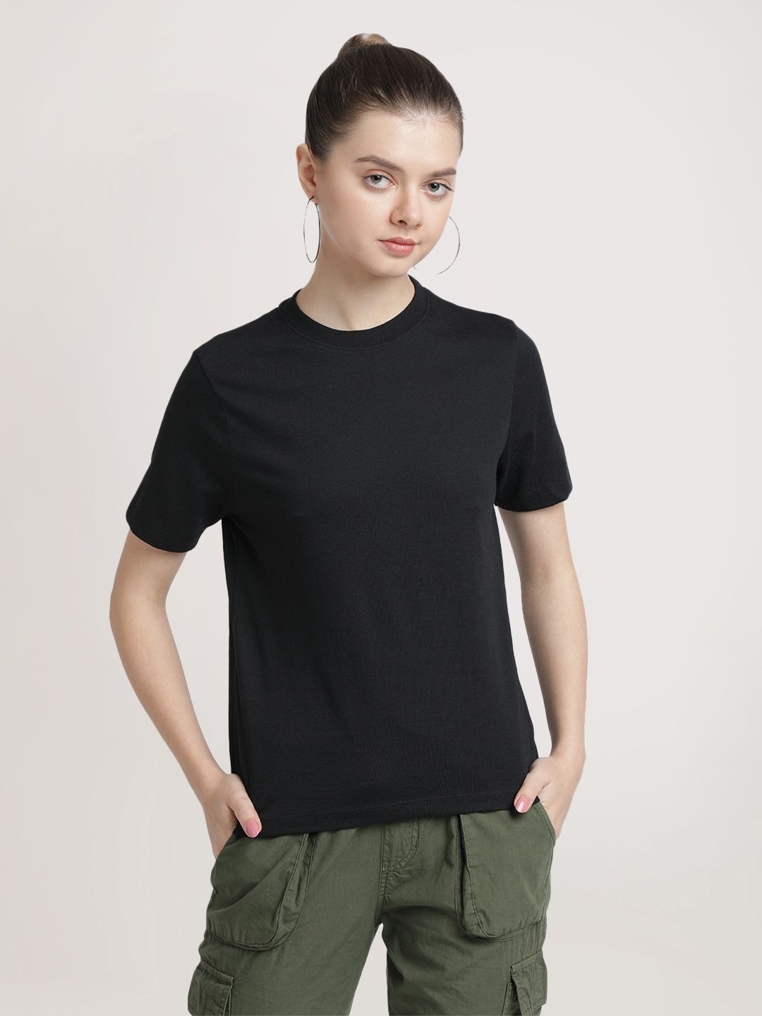     			Bene Kleed Round Neck Short Sleeves Sustainable T-shirt