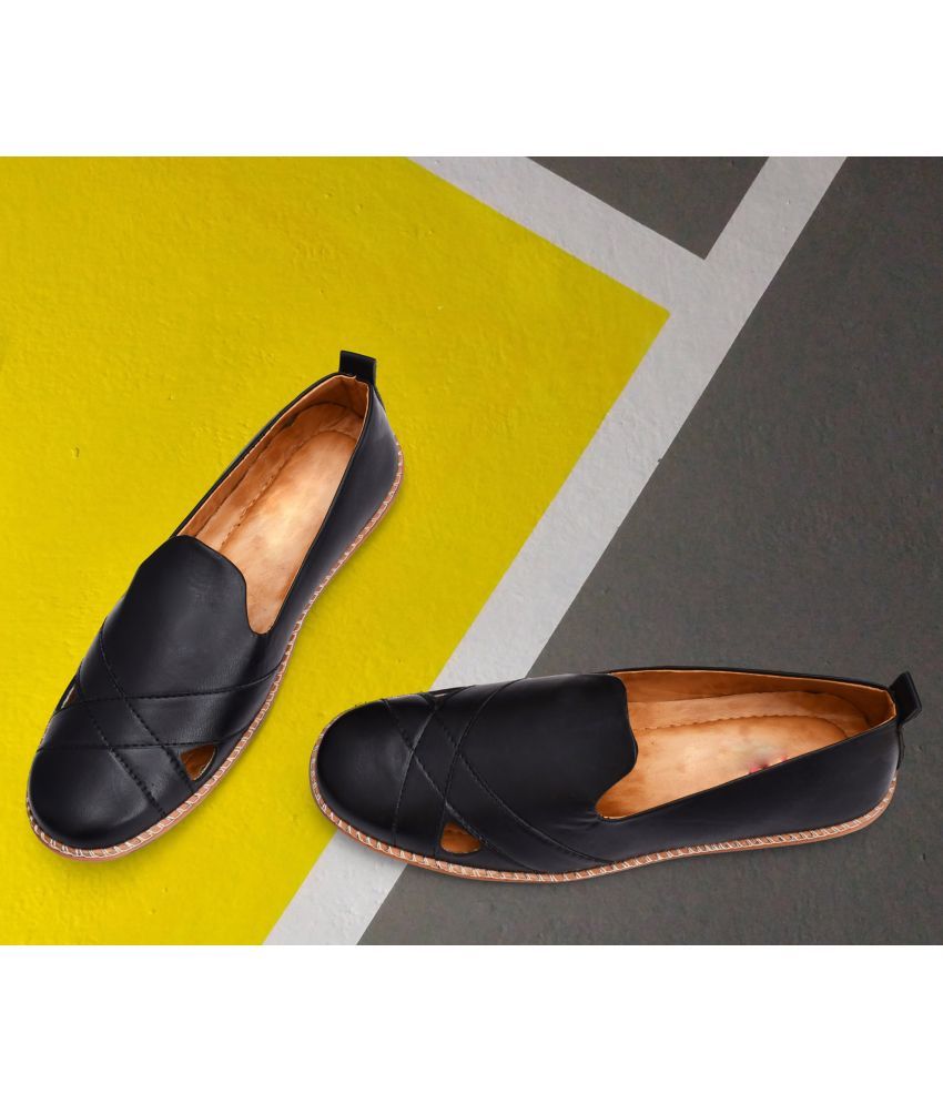     			Akiko Black Men's Slip-on Shoes