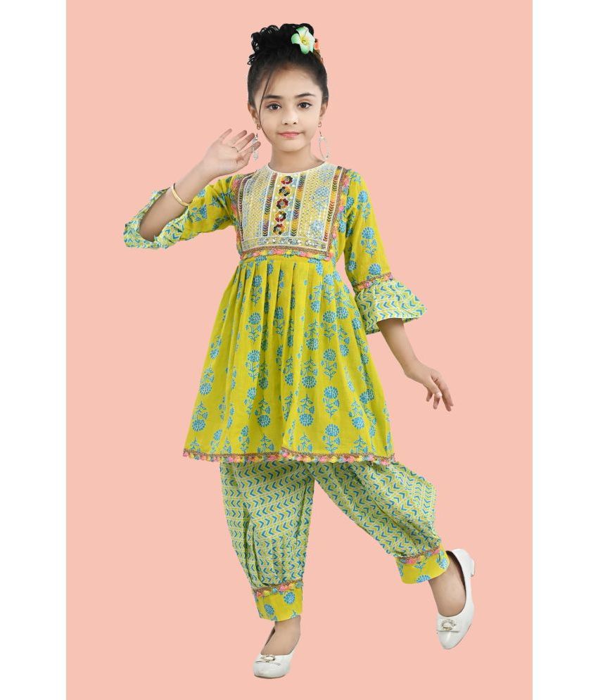     			Arshia Fashions Green Cotton Blend Girls Patiala Kurta Set ( Pack of 1 )