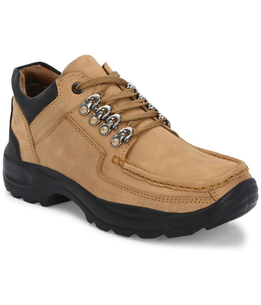     			viv VIV CASUAL LEATHER SHOE Brown Men's Trekking Shoes