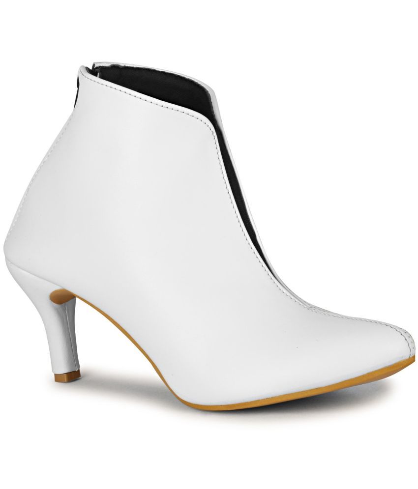     			Ishransh White Women's Ankle Length Boots