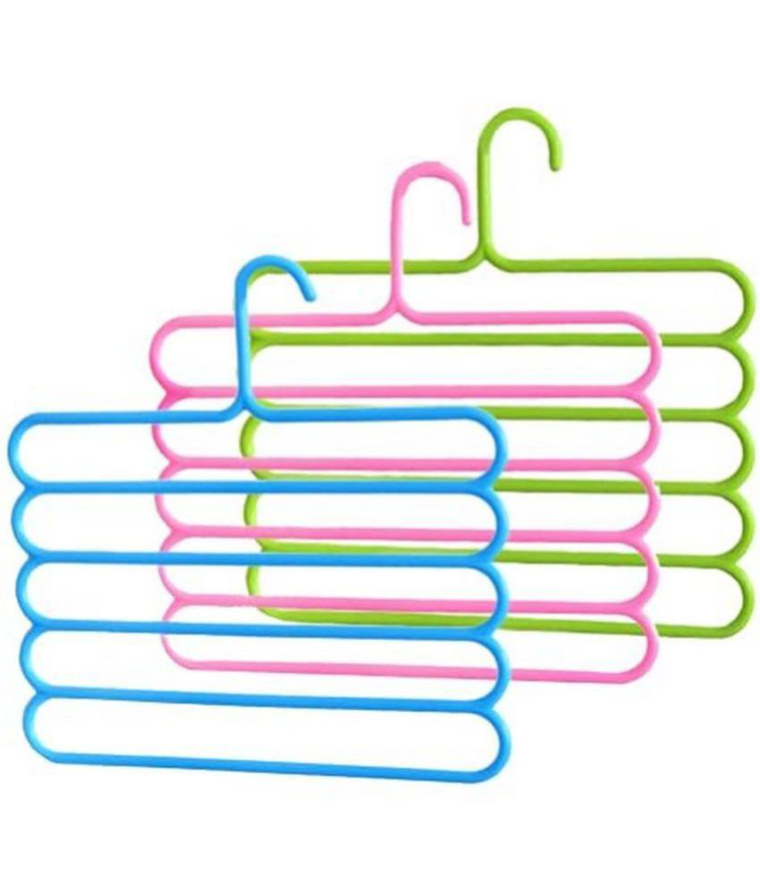     			TINUMS Plastic Standard Clothes Hangers ( Pack of 3 )