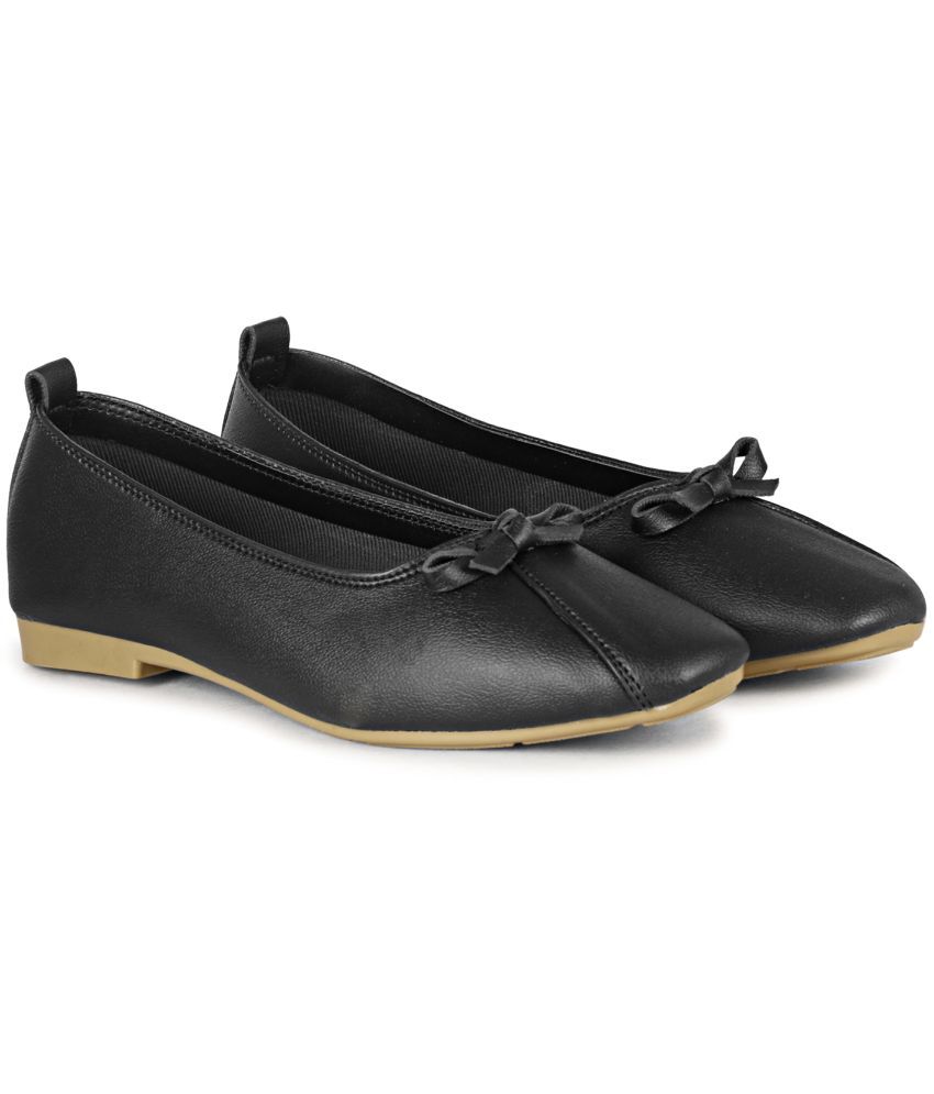     			Ishransh Black Women's Casual Ballerinas