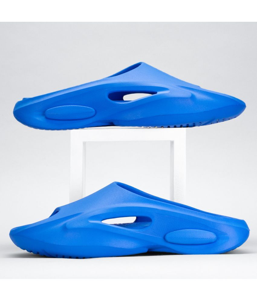     			atom - Blue Men's Clogs