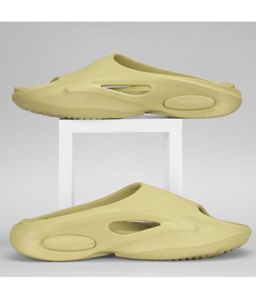     			atom - Olive Men's Clogs