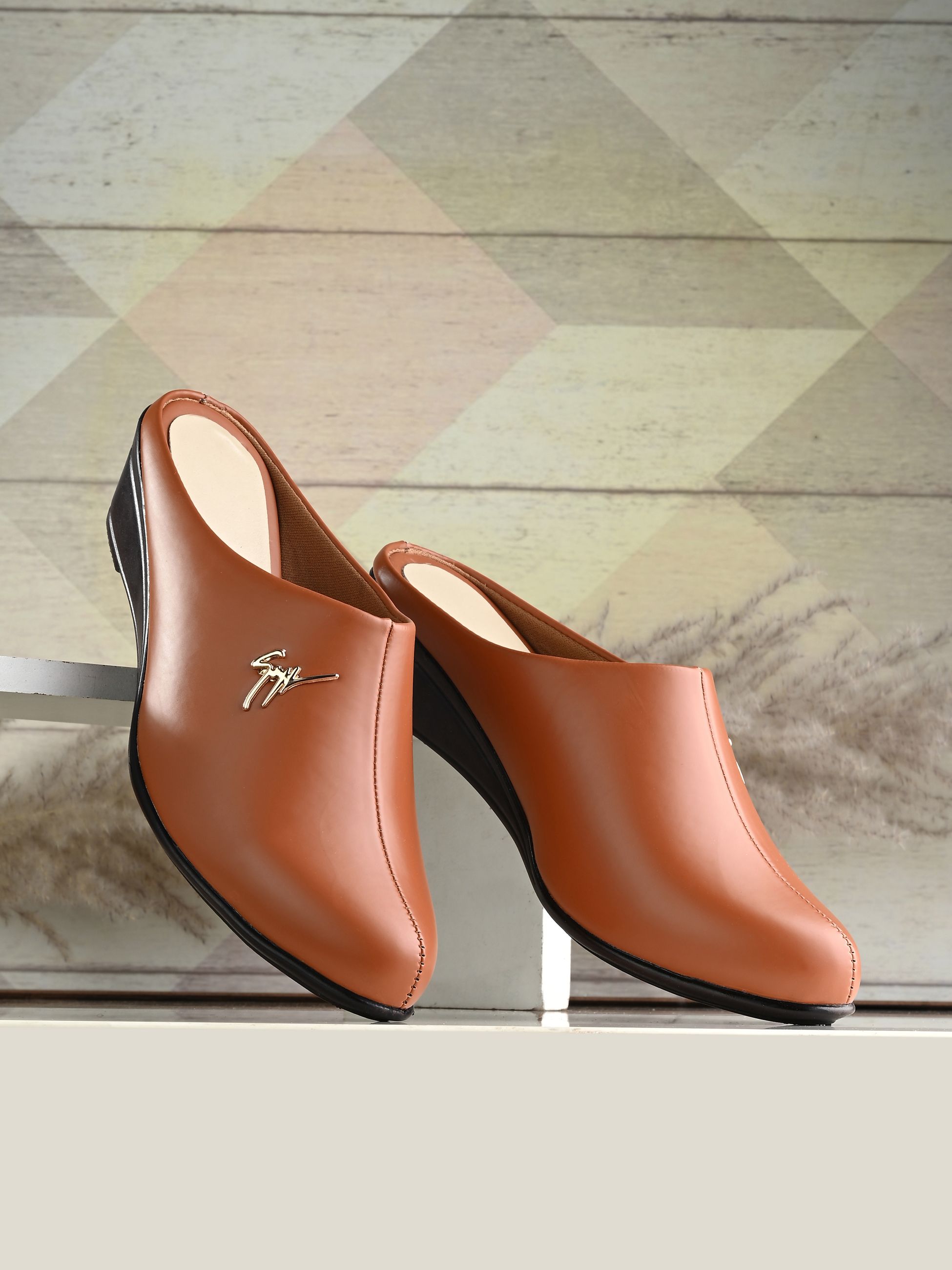     			Footloose Tan Women's Mules