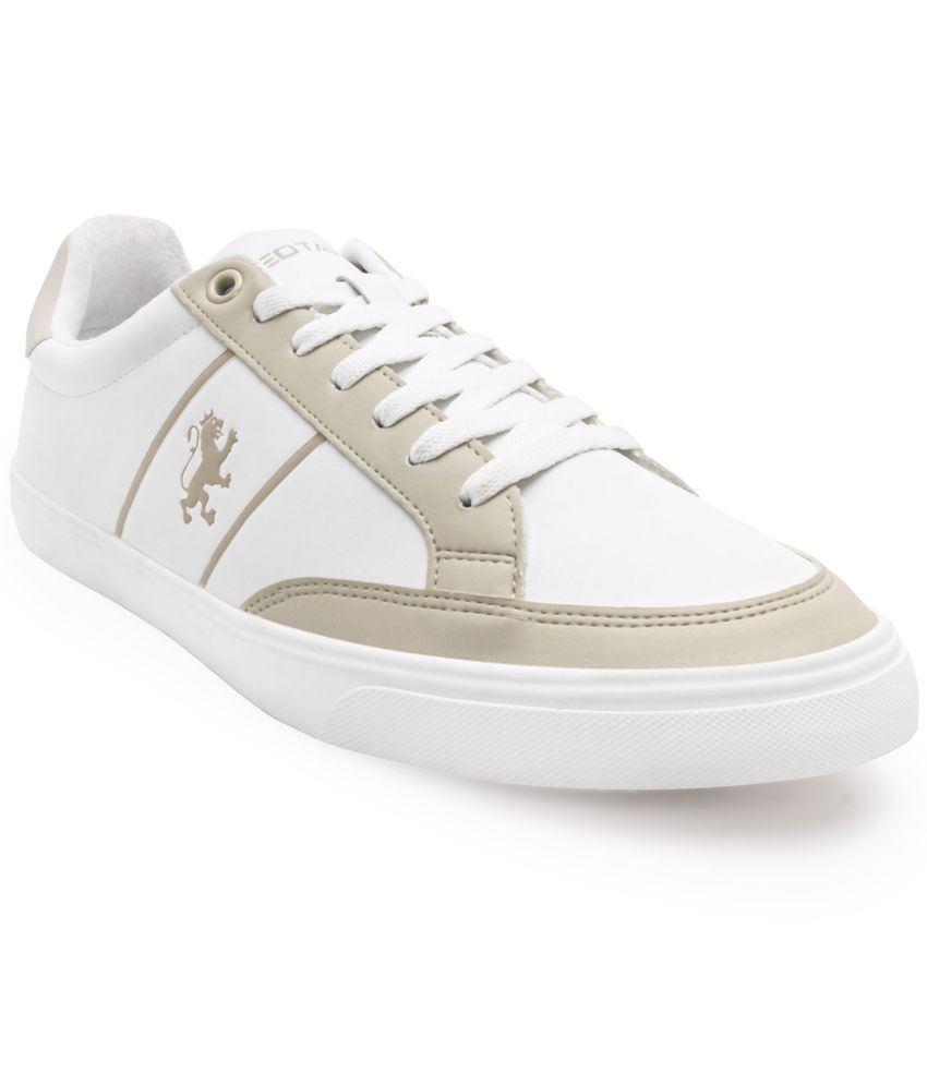     			Red Tape RMV021 White Men's Sneakers