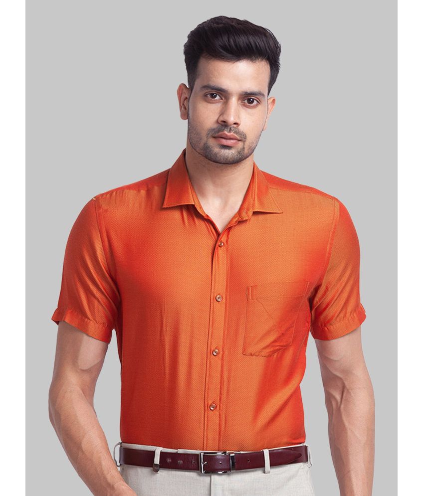     			Park Avenue Cotton Blend Regular Fit Self Design Half Sleeves Men's Casual Shirt - Orange ( Pack of 1 )