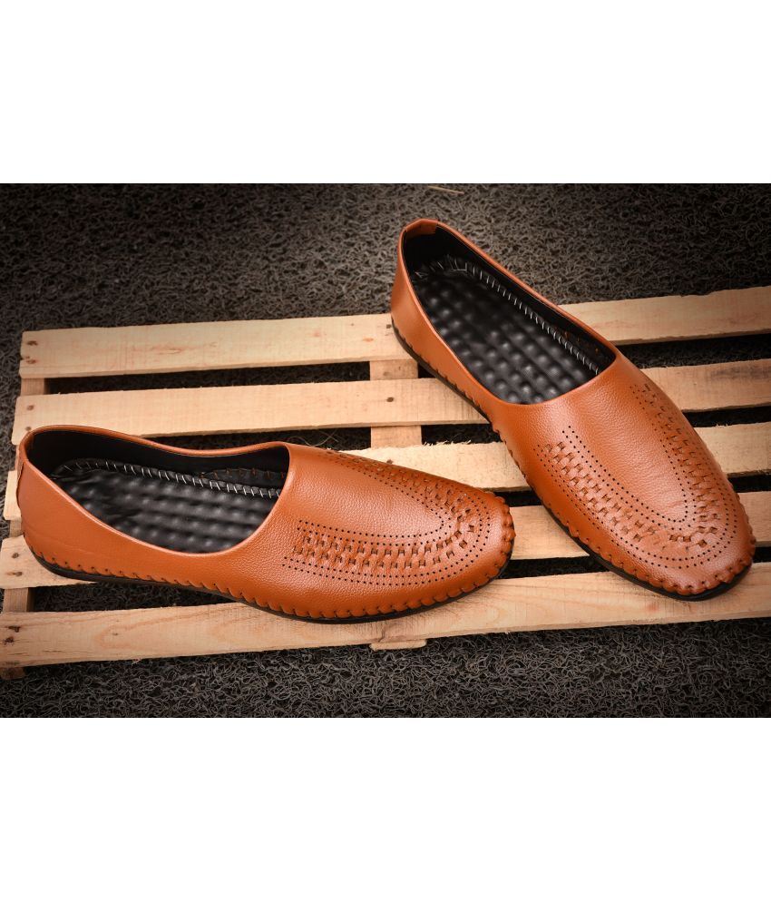     			Akiko Tan Men's Slip on