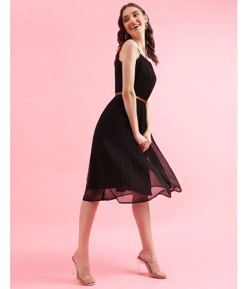     			Selvia Georgette Solid Knee Length Women's Fit & Flare Dress - Black ( Pack of 1 )
