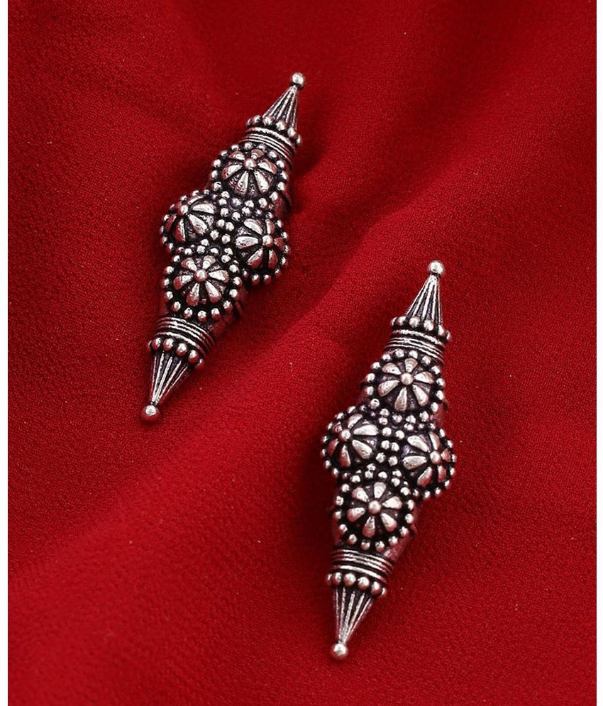     			Voylla Silver Stud Earrings ( Pack of 1 )
