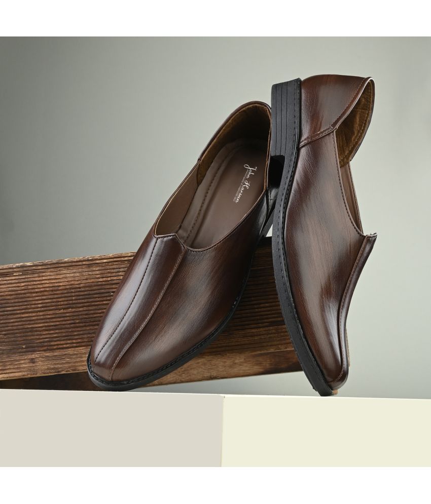     			John Karsun Brown Men's Mojaris