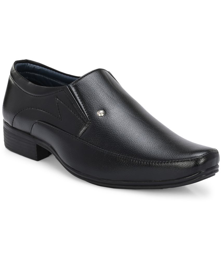     			Leeport Black Men's Mocassin Formal Shoes