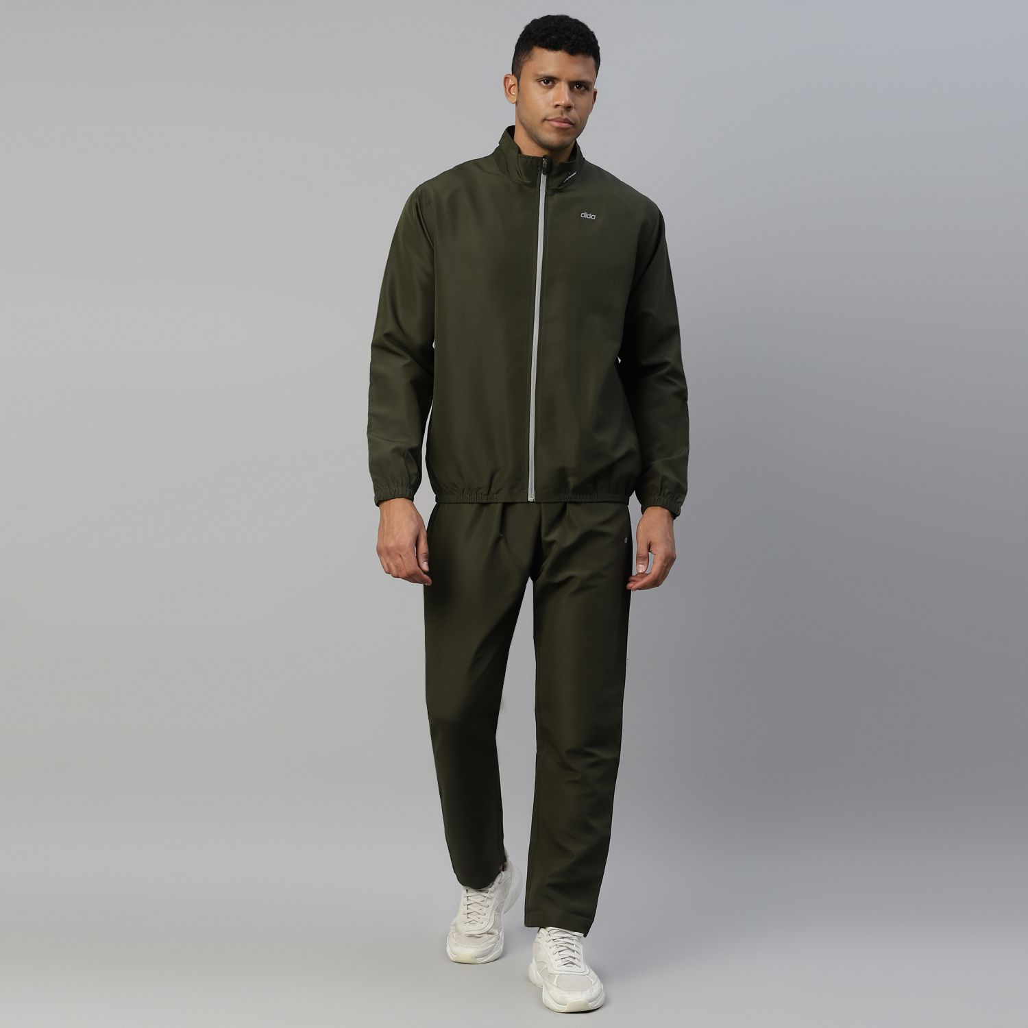     			Dida Sportswear Dark Green Polyester Regular Fit Solid Men's Sports Tracksuit ( Pack of 1 )