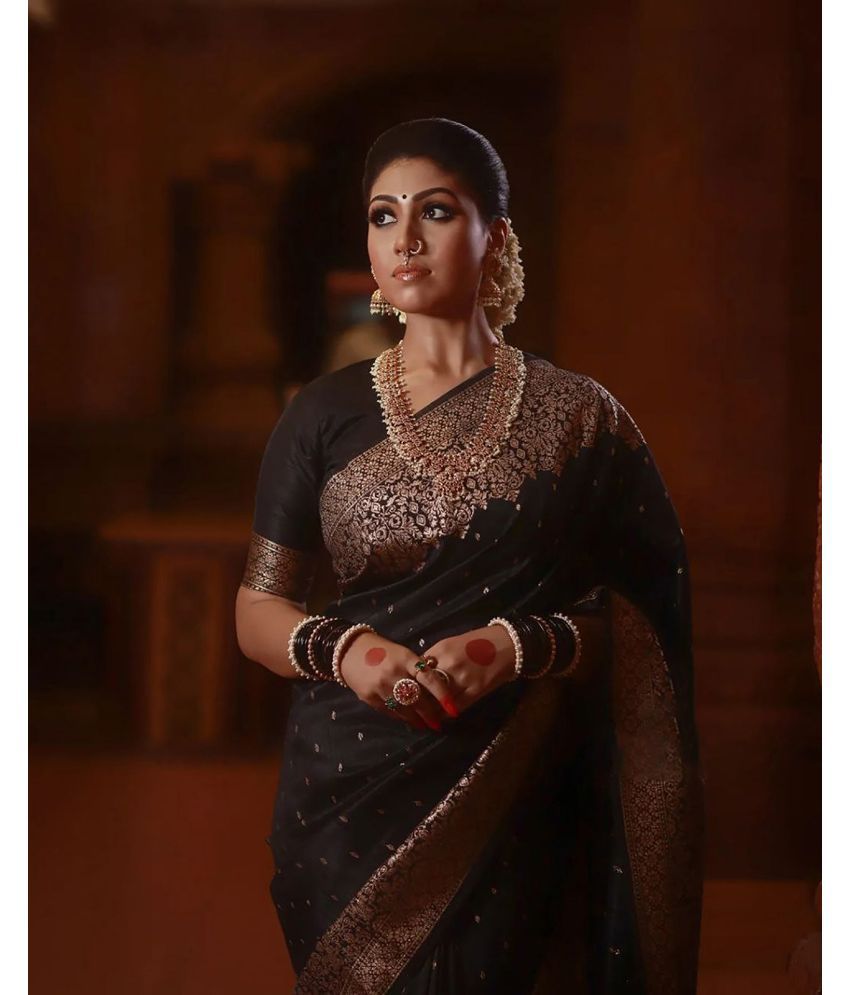     			Anjaneya Sarees Banarasi Silk Woven Saree With Blouse Piece - Black ( Pack of 1 )
