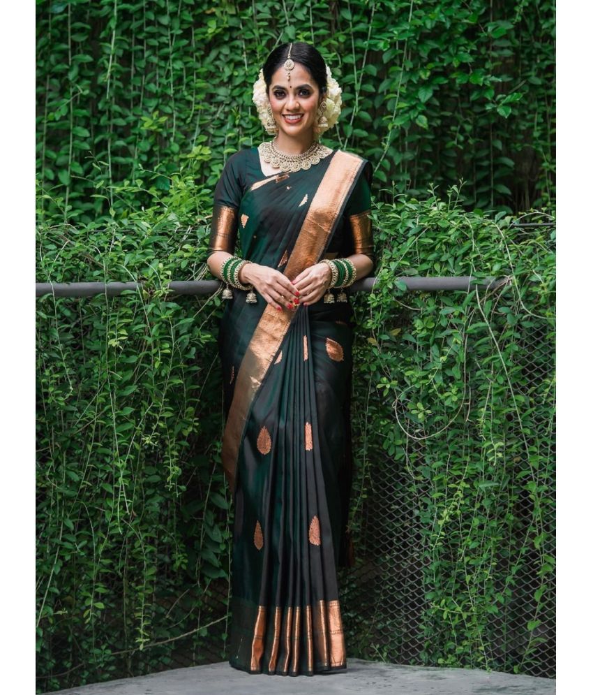     			Apnisha Banarasi Silk Embellished Saree With Blouse Piece - Green ( Pack of 1 )