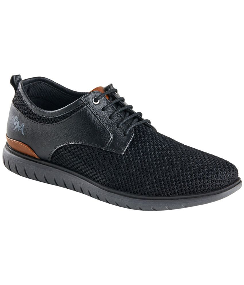     			Neeman's Black Men's Sneakers