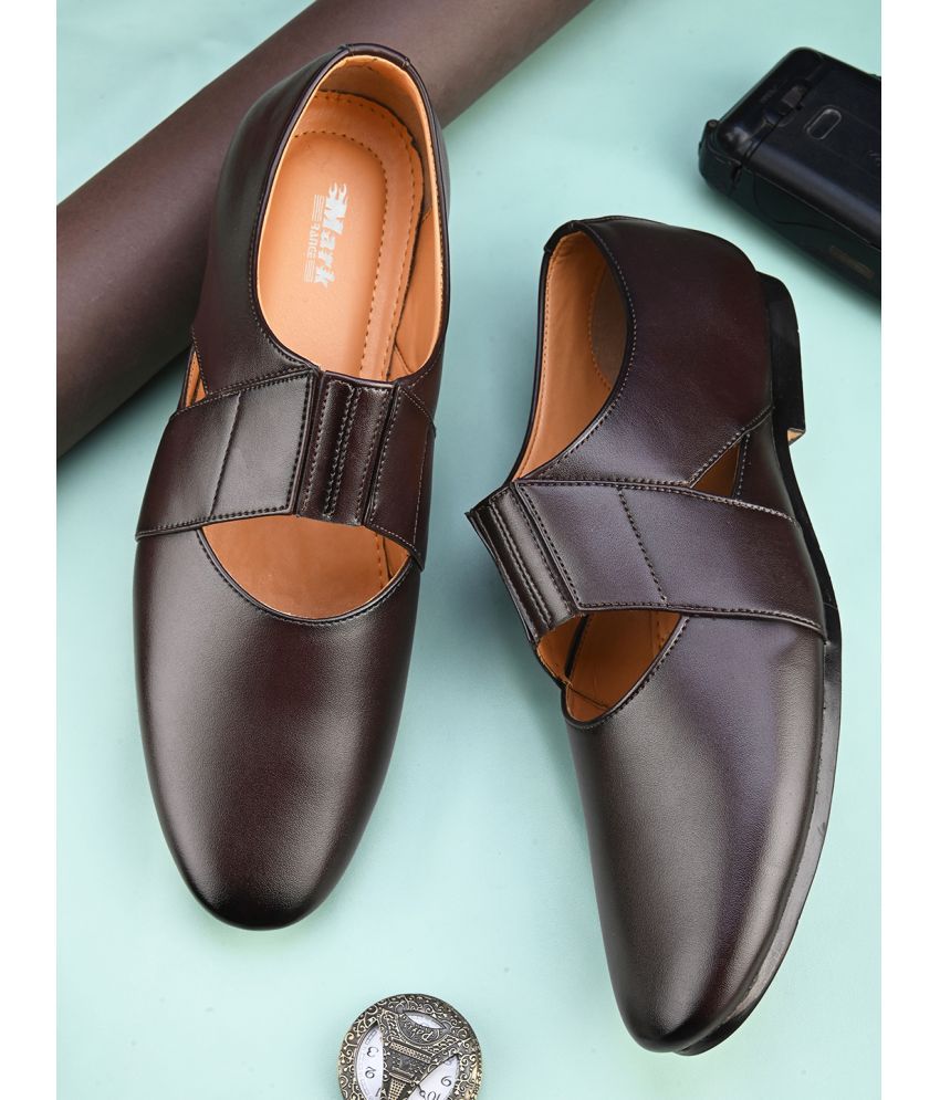     			MARKRANGE - Brown Men's Sandals