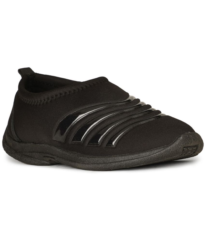     			Bata - Black Women's Running Shoes