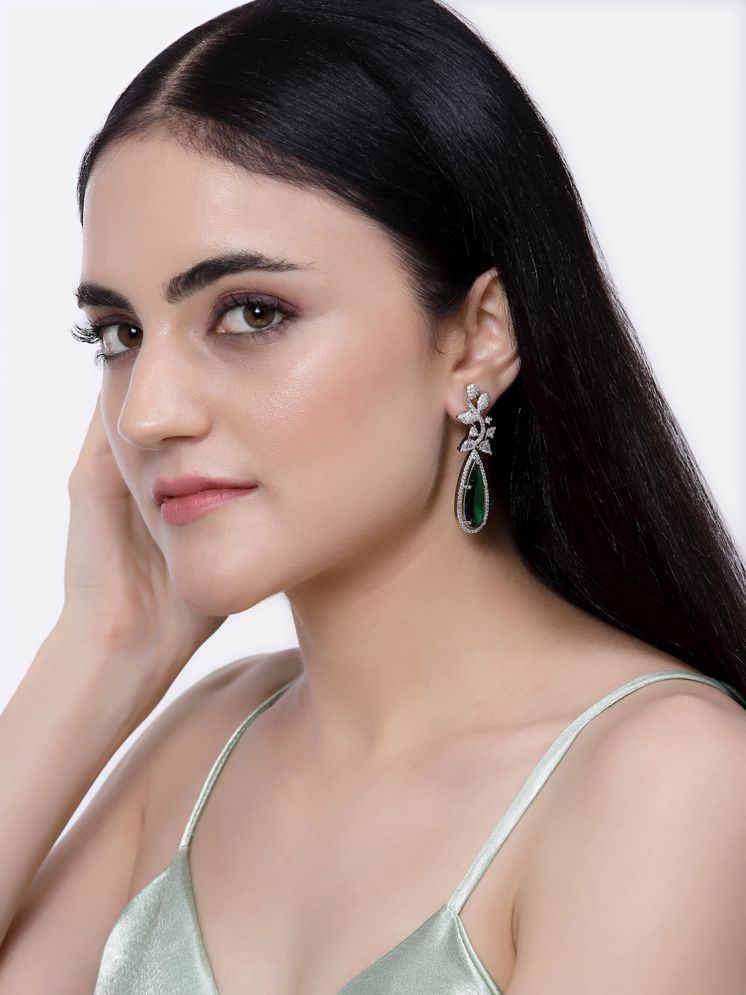     			Zeneme Green Danglers Earrings ( Pack of 1 )