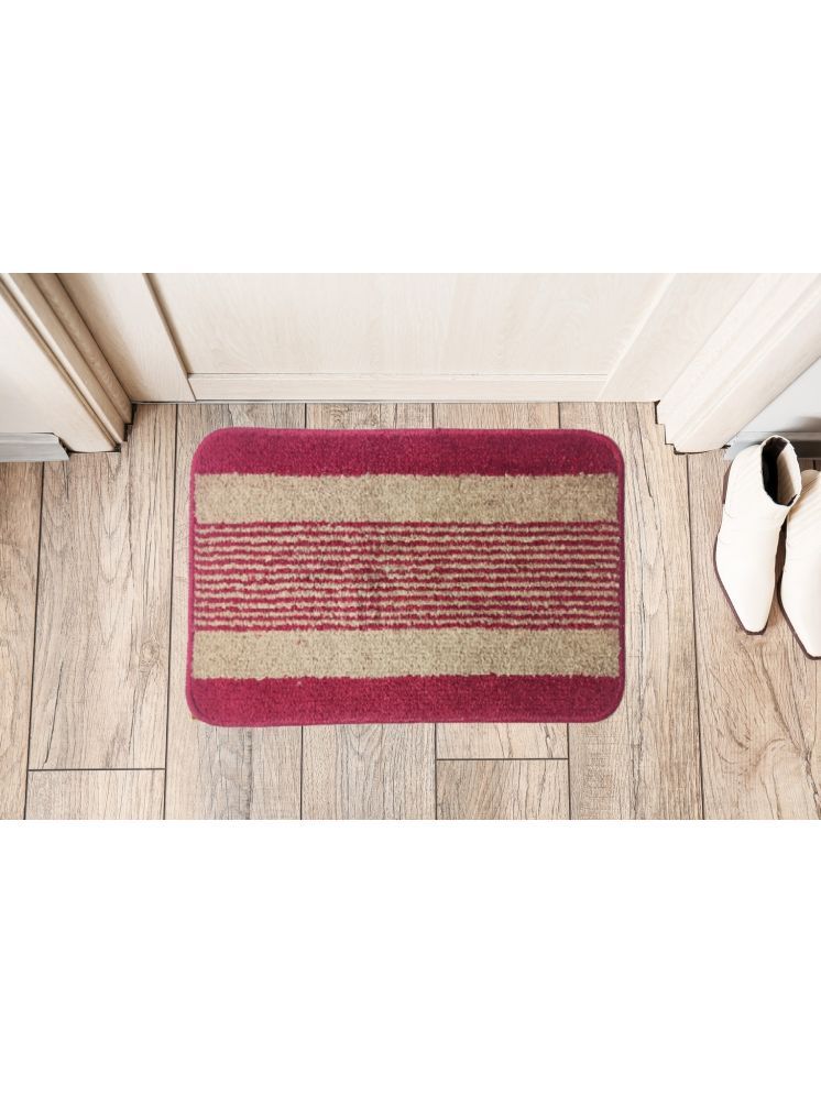     			UrbanArts Anti-skid Microfibre Bath Mat 40x60 cm ( Pack of 1 ) - Red