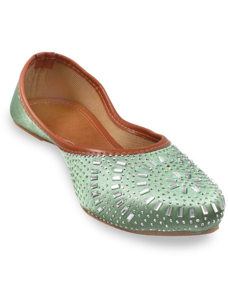     			Apratim Green Women's Juttis