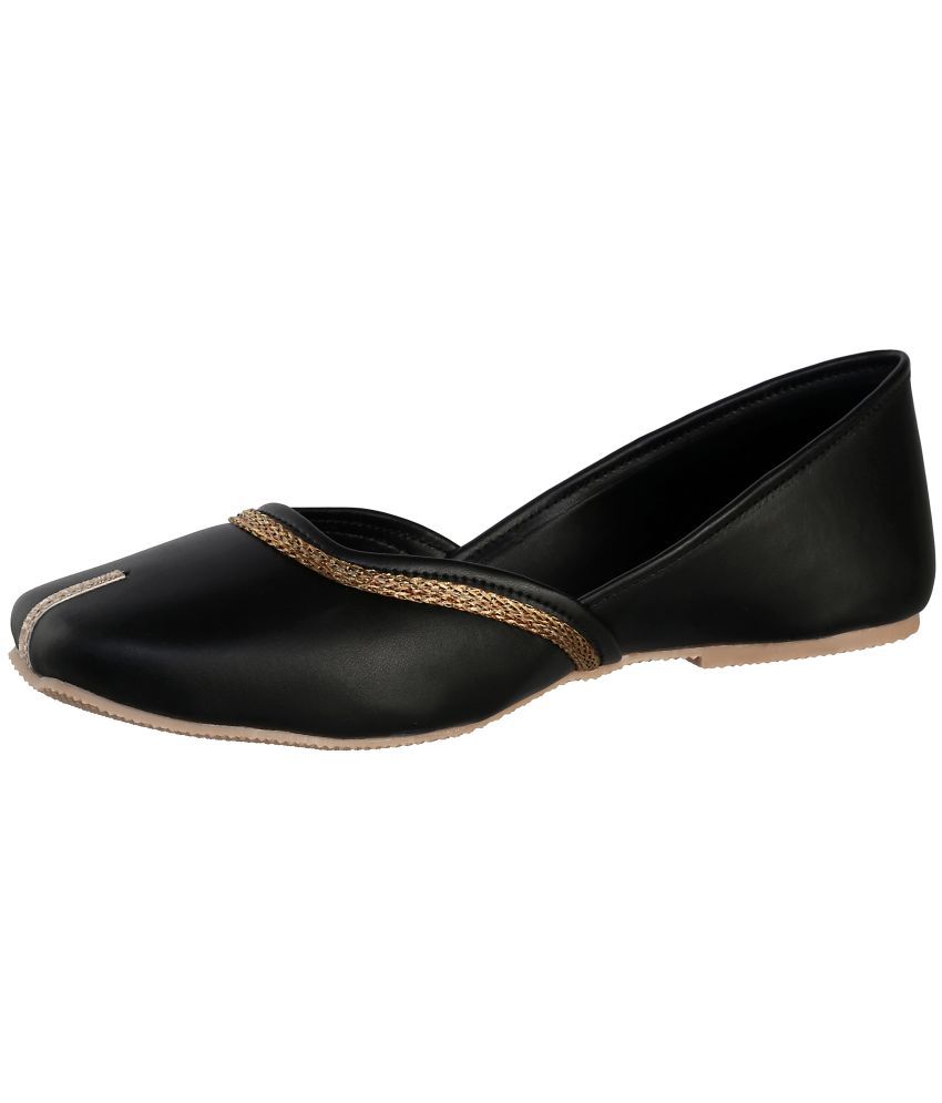     			Catbird Black Women's Juttis