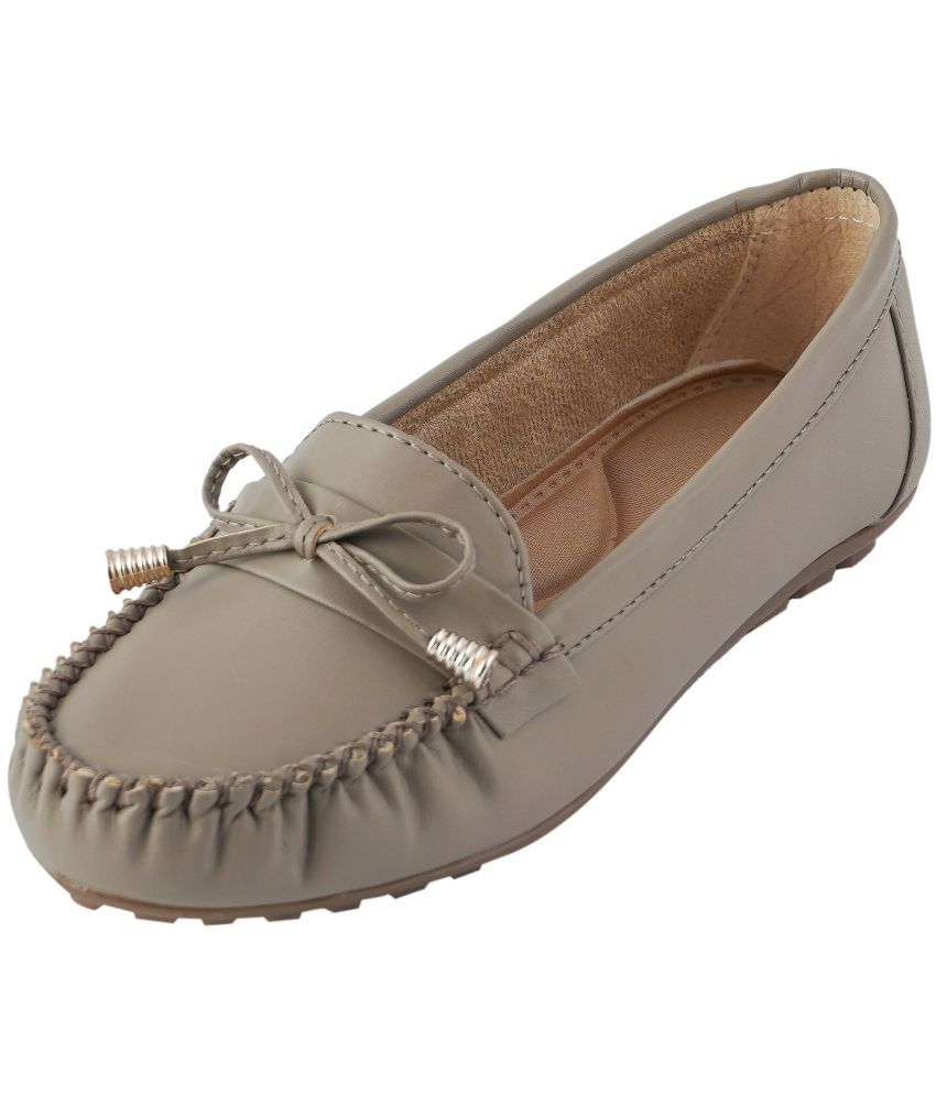     			Catbird Brown Women's Loafers