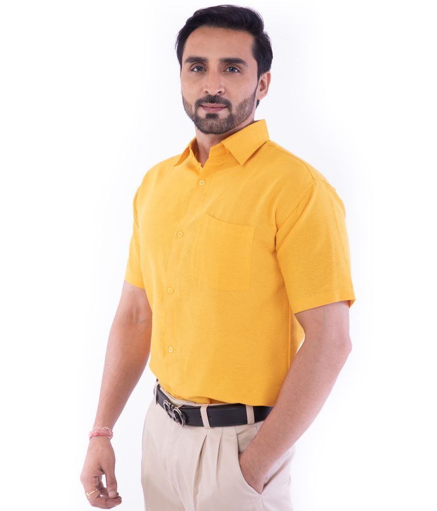     			DESHBANDHU DBK Cotton Blend Regular Fit Half Sleeves Men's Formal Shirt - Yellow ( Pack of 1 )