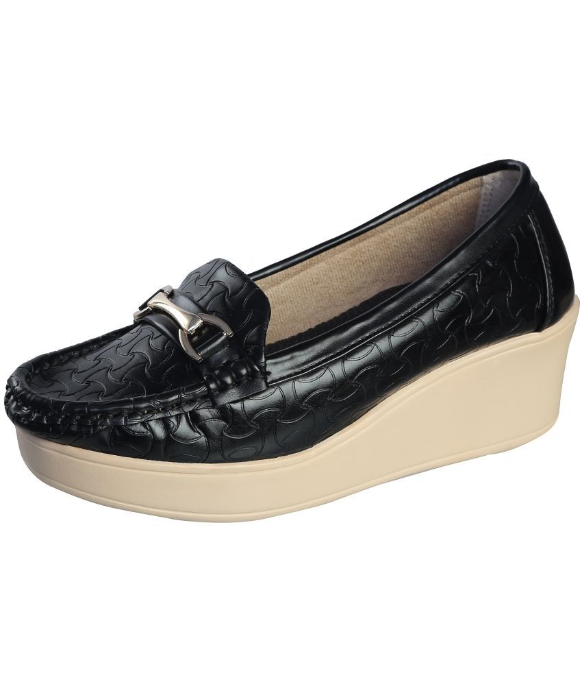     			Catbird Black Women's Loafers