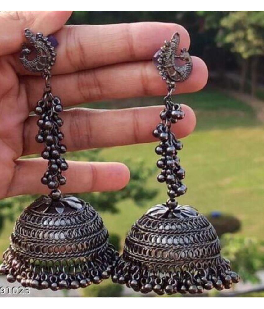     			Samridhi DC Black Jhumki Earrings ( Pack of 1 )