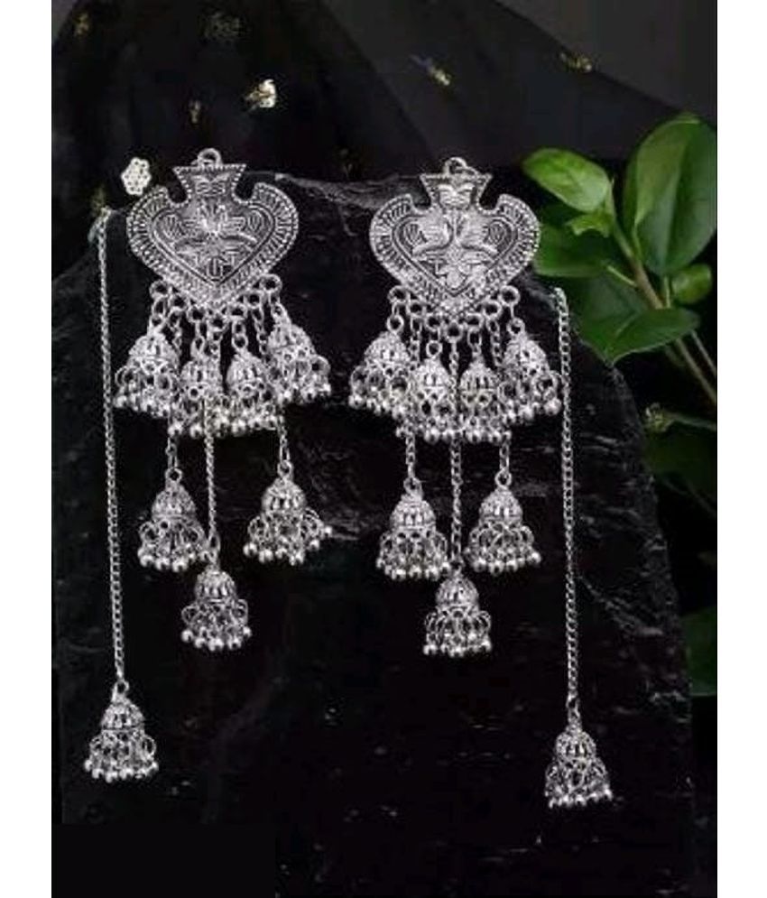     			Samridhi DC Silver Drop Earrings ( Pack of 1 )