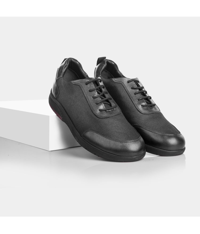     			LA MARCA Black Men's Lifestyle Shoes