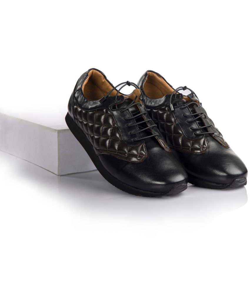     			LA MARCA Black Men's Lifestyle Shoes