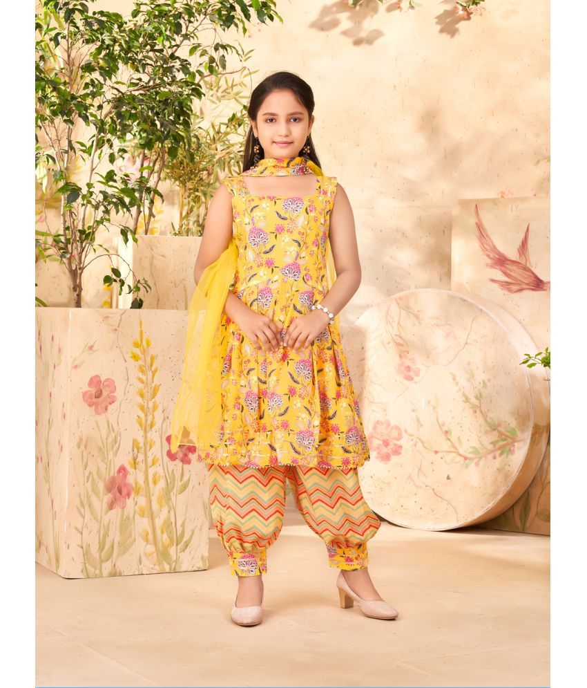     			Aarika Yellow Cotton Blend Girls Patiala Kurta Set ( Pack of 1 )