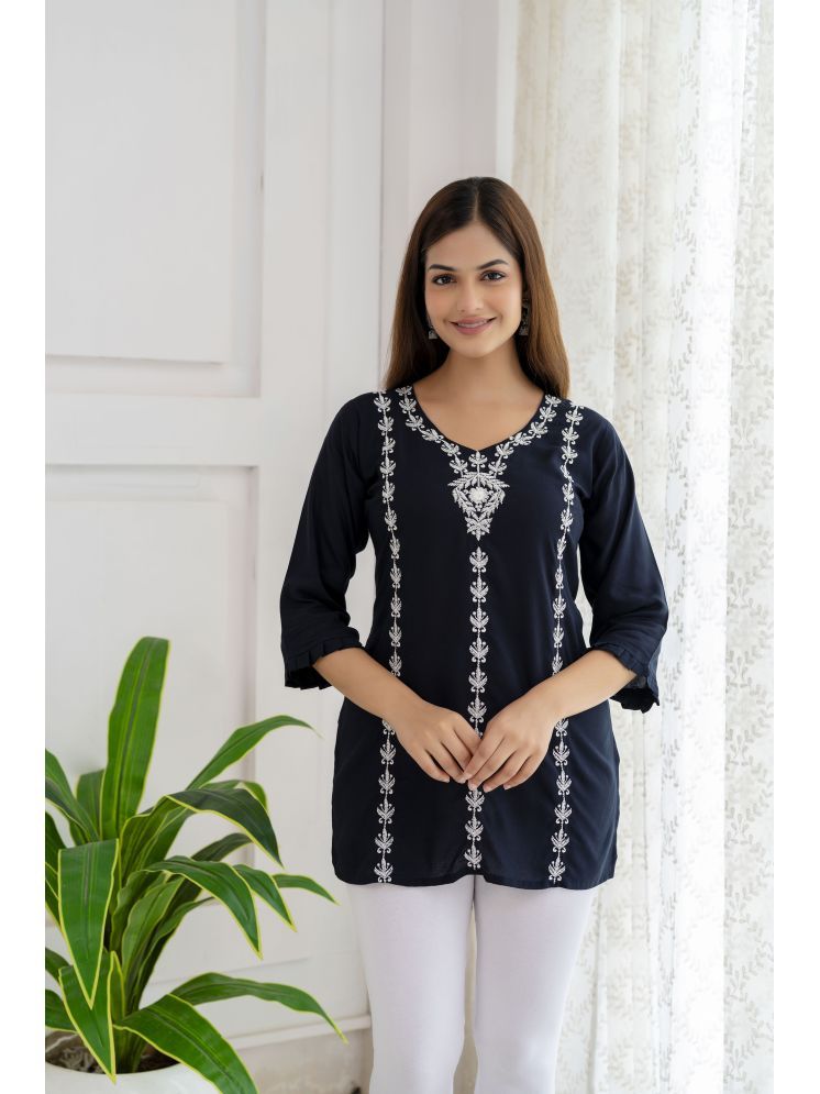     			Kapadia Rayon Embroidered Straight Women's Kurti - Black ( Pack of 1 )