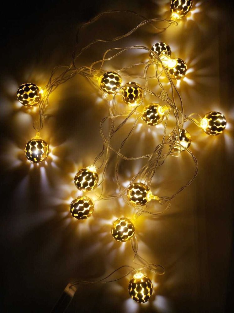     			SPARKWORLD Gold 3M String Light ( Pack of 1 )