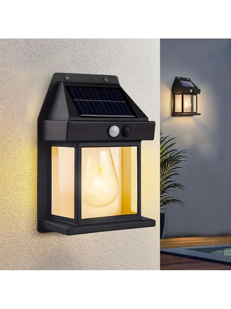     			Berg 3W Solar Outdoor Wall Light ( Pack of 1 )