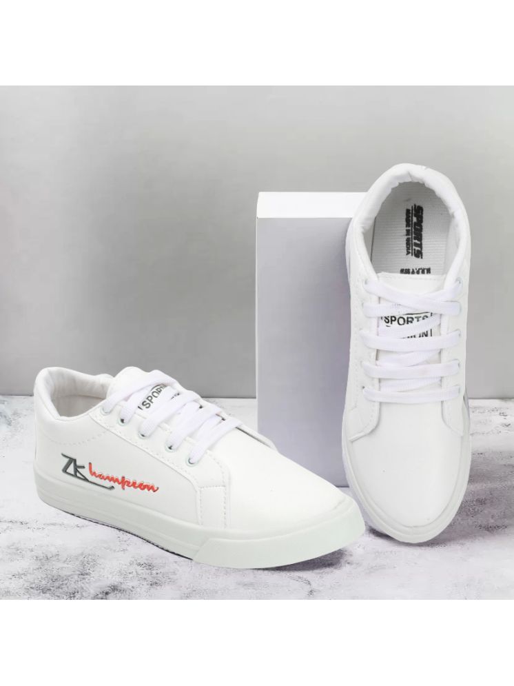     			hotstyle CHAMPION White Men's Sneakers