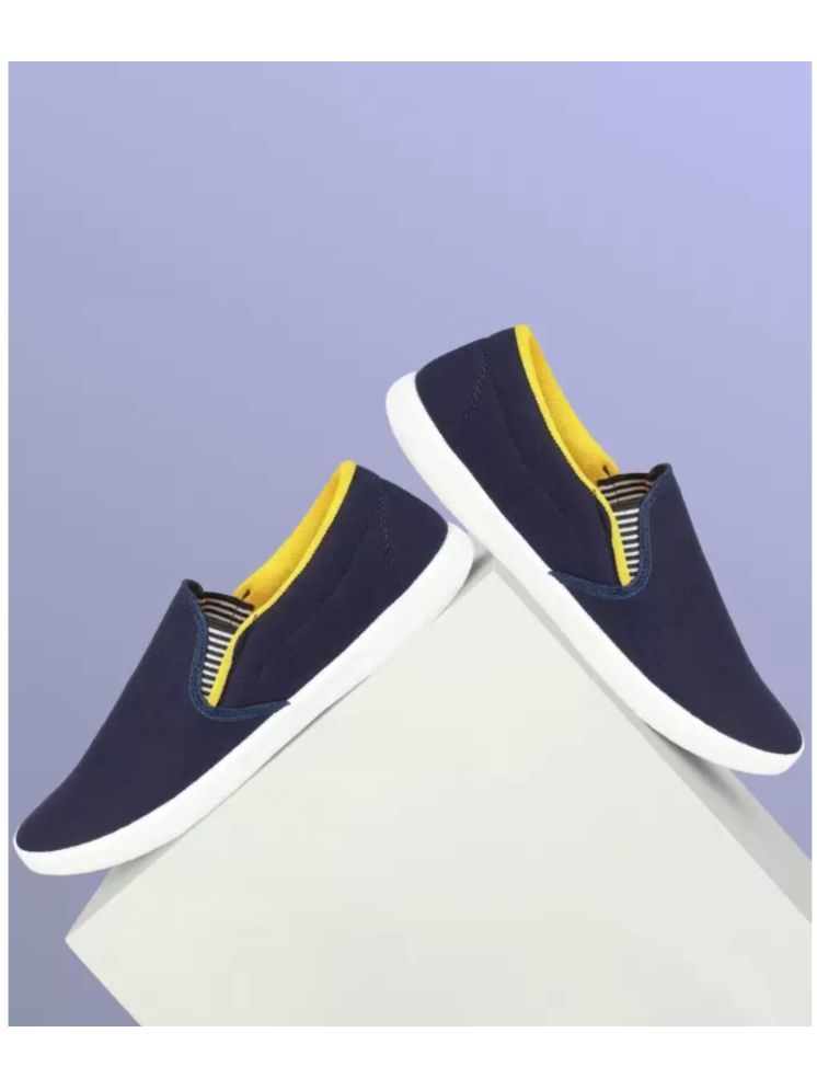     			hotstyle PILOT Yellow Men's Sneakers