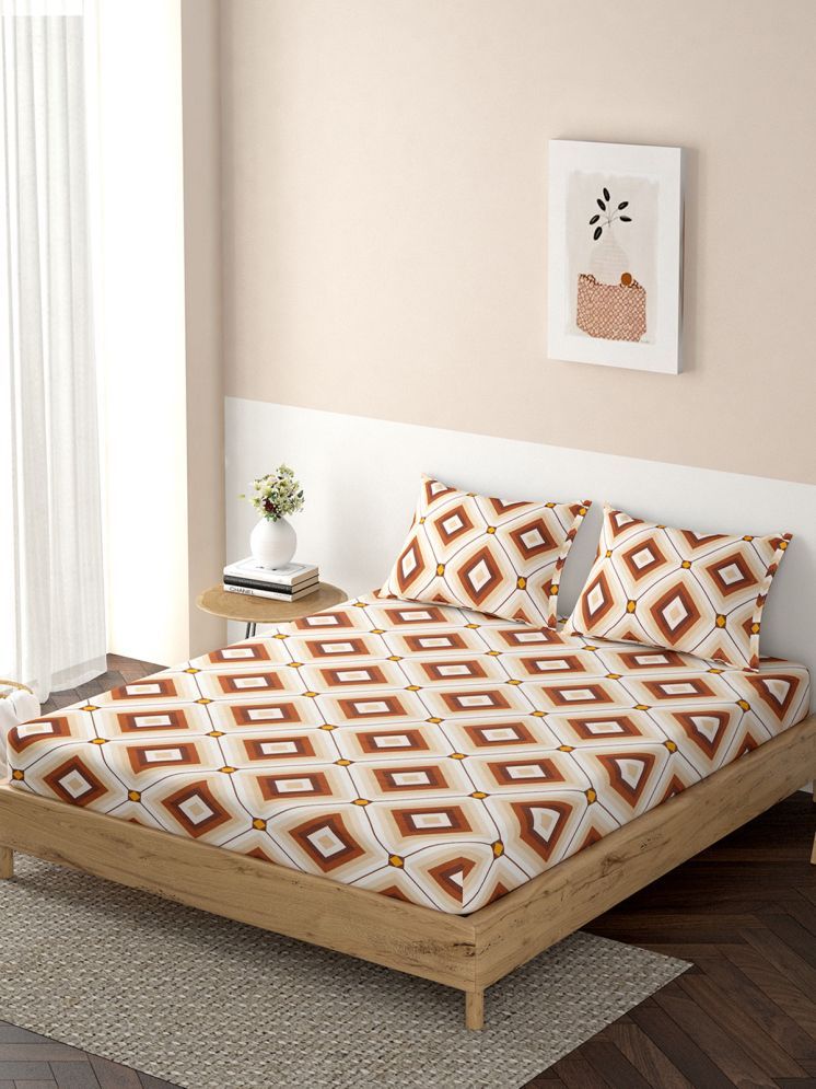     			HOKIPO Microfibre Geometric Fitted Fitted bedsheet with 2 Pillow Covers ( Queen Size ) - Brown