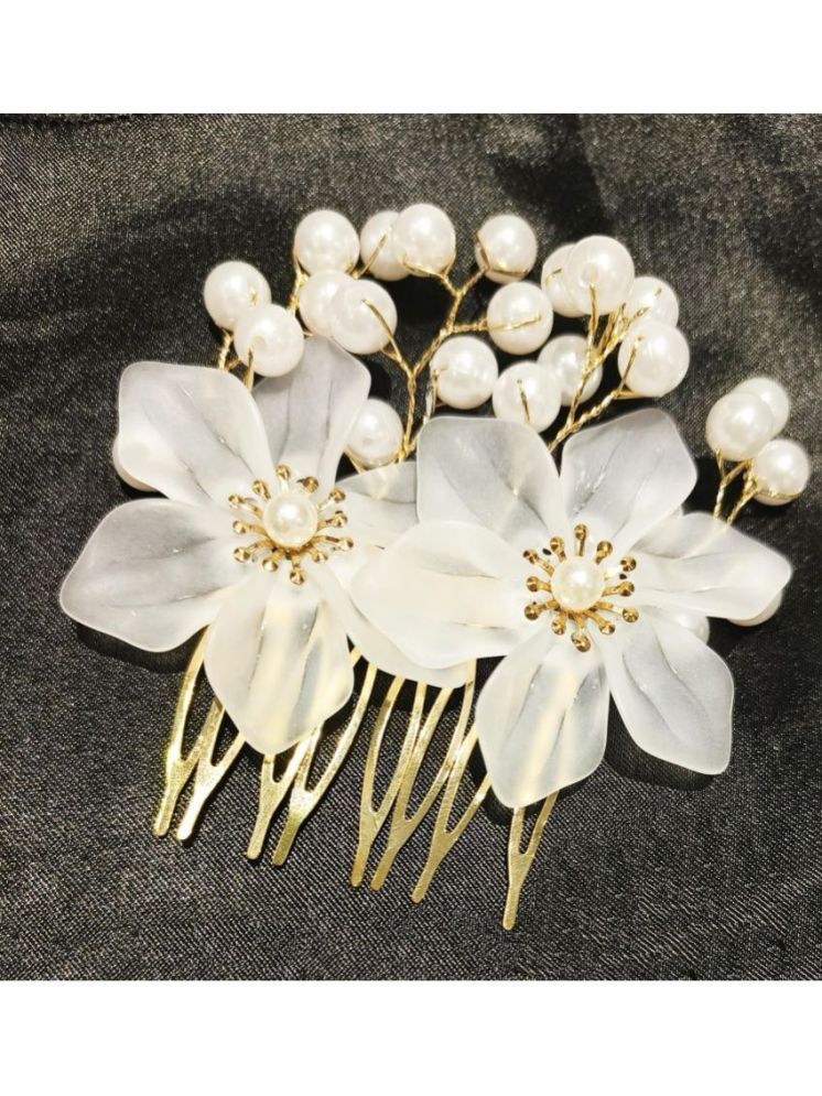     			La Belleza White Girls Hair Clip ( Pack of 1 )