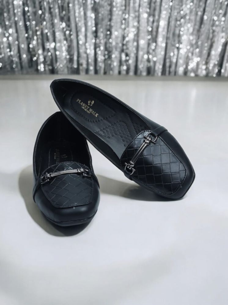     			PLANET WALK Black Women's Casual Ballerinas