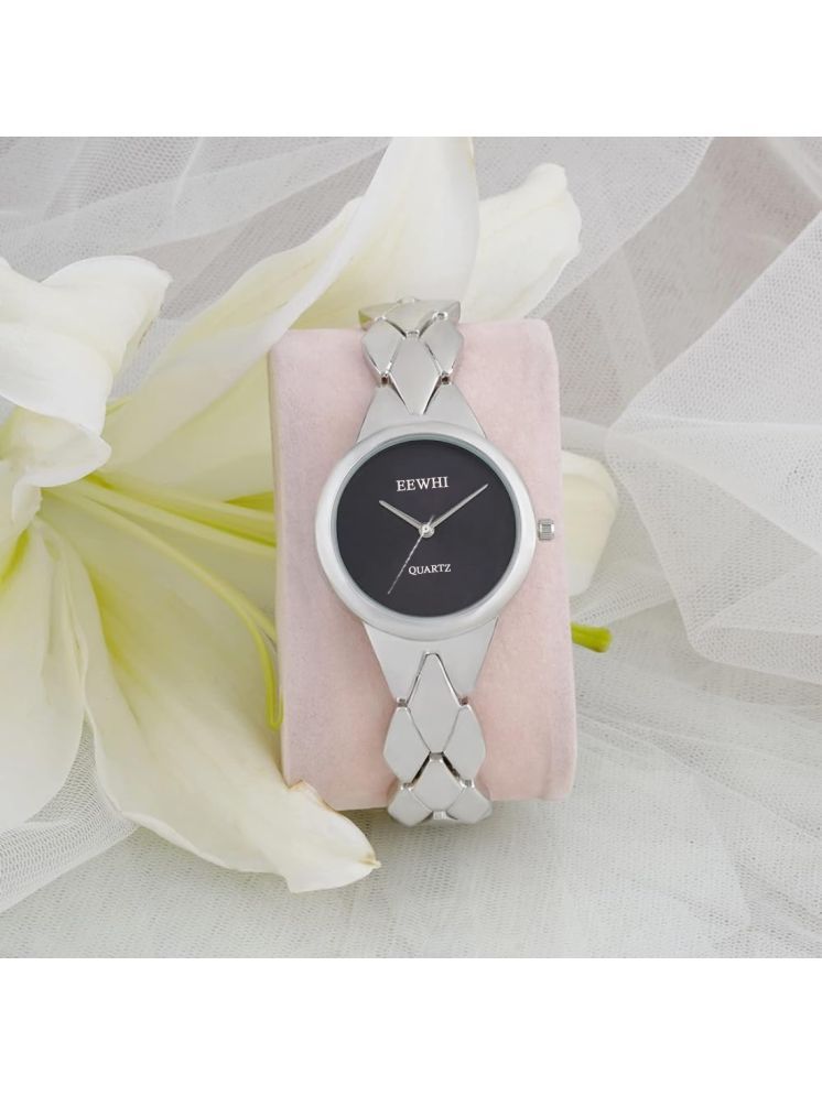     			EEWHI Silver Metal Analog Womens Watch