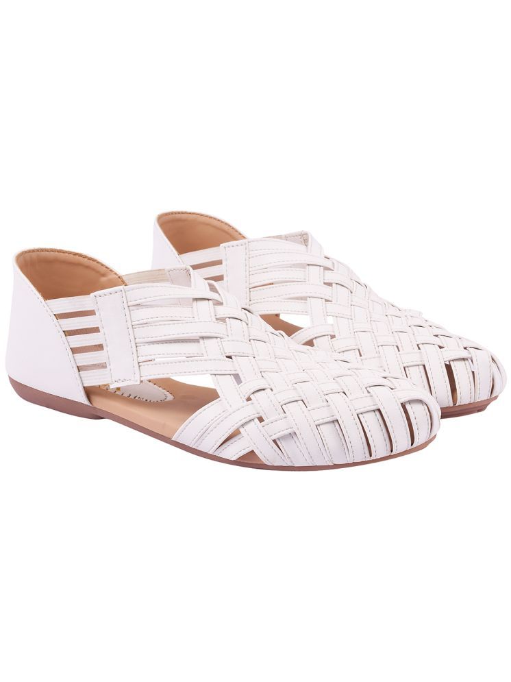     			Shoetopia White Women's Casual Ballerinas