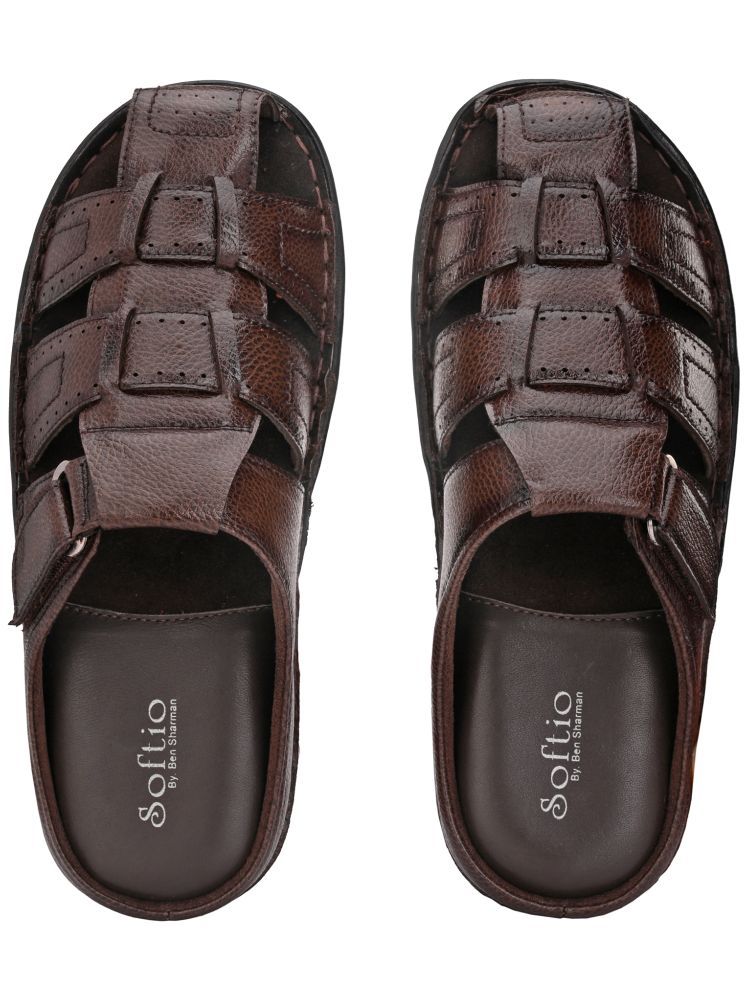     			softio Brown Men's Leather Slipper