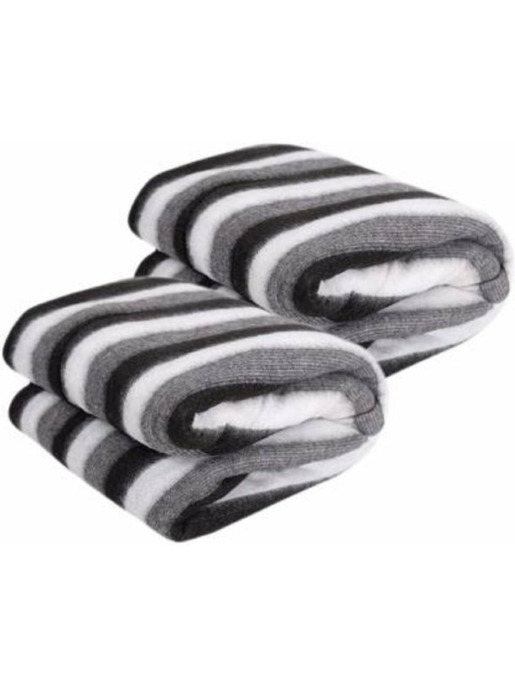     			FuzzyNest Fleece Vertical Striped Single Bed Blanket ( 213 cm x 150 cm ) - Black ( Pack of 2 )