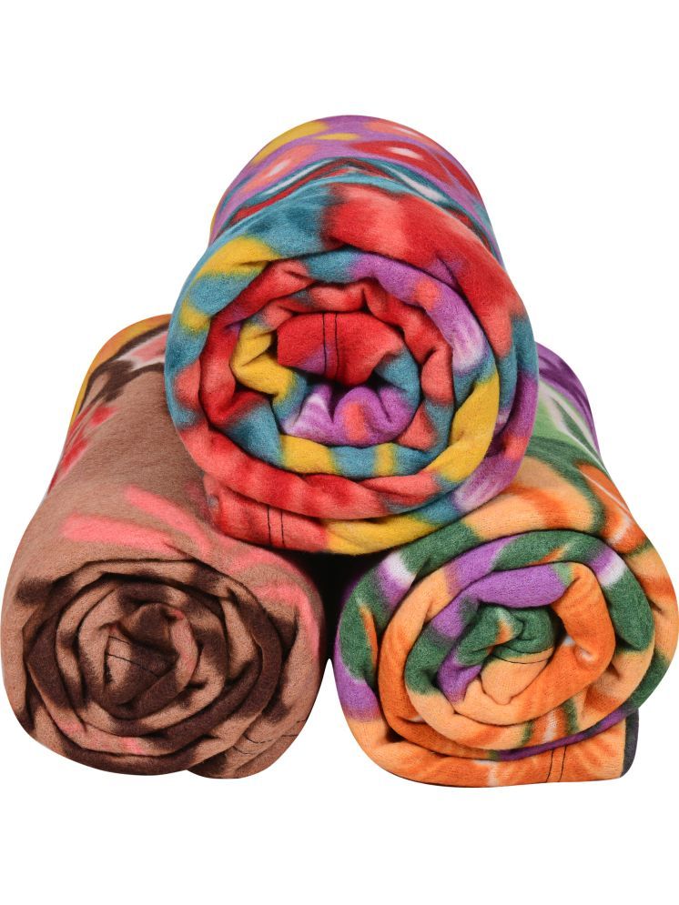     			FuzzyNest Microfiber Abstract Printed Single Bed Blanket ( 213 cm x 150 cm ) - Multicolor ( Pack of 3 )